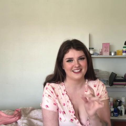 Cateemily Flashing Her Tits And Masturbating Live On Twitch