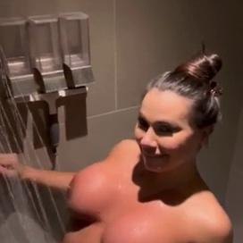 Esperanza Gómez En La Ducha Cachada Of